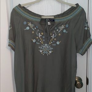 Women’s over the shoulder army green floral blouse